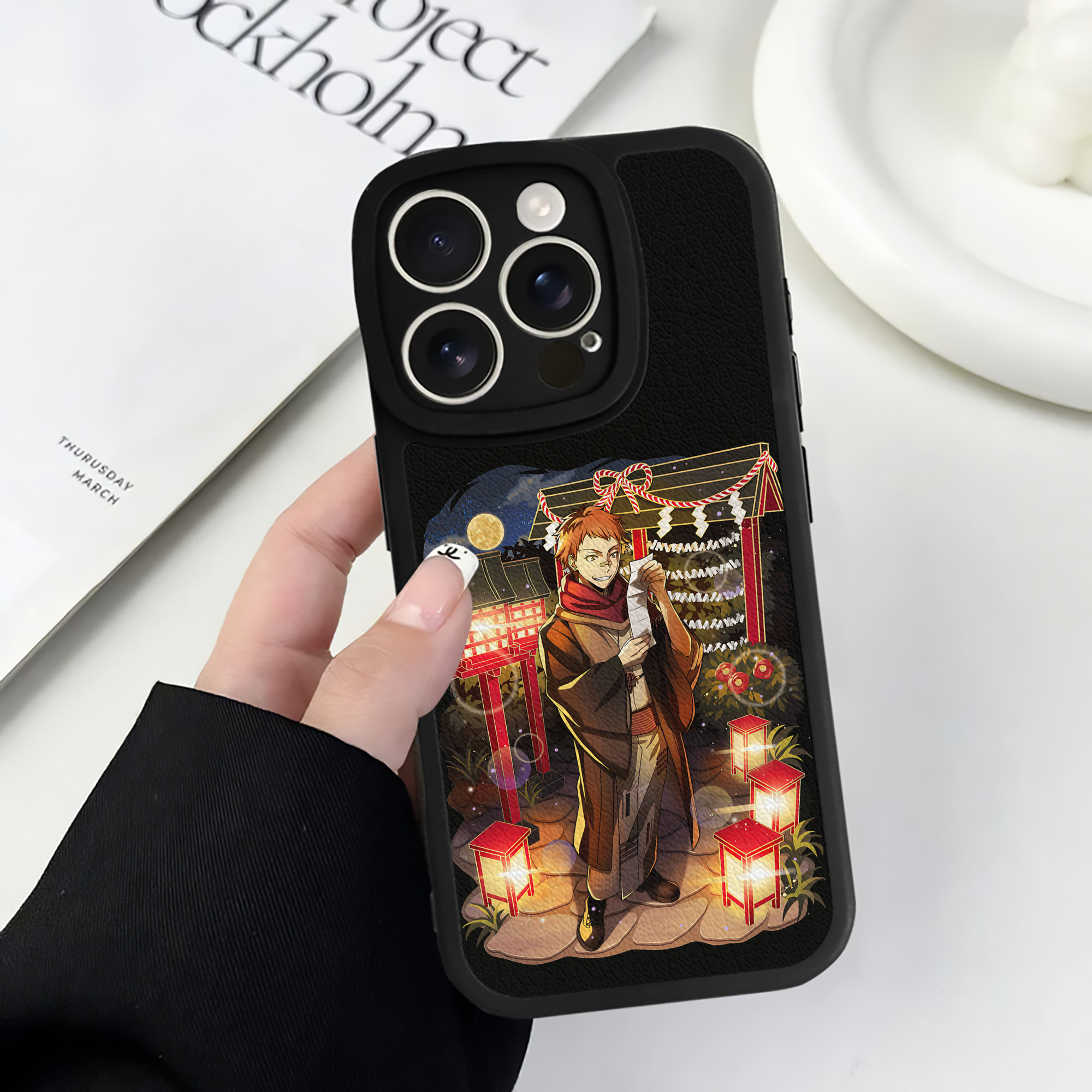 （画像用） 文豪ストレイドッグス Bungo Stray Dogs 【iPhone 16シリーズ対応】シリコンスマホケース（レザー調） 材質：シリコン